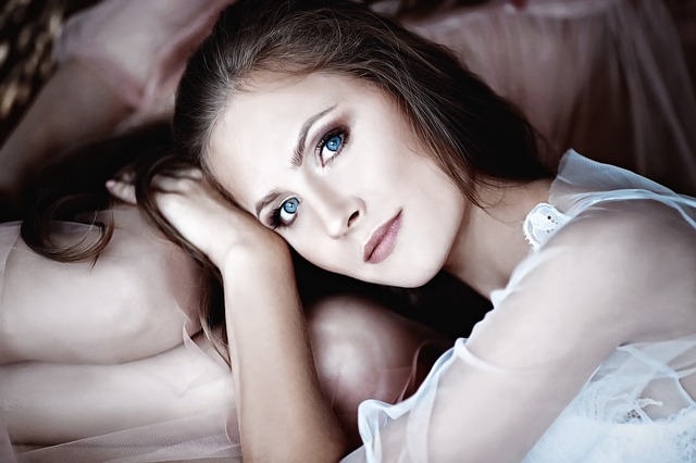 modrooká dívka